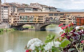 Historical Apartment Spectacular Arno View With Balcony From 12 Th Century.