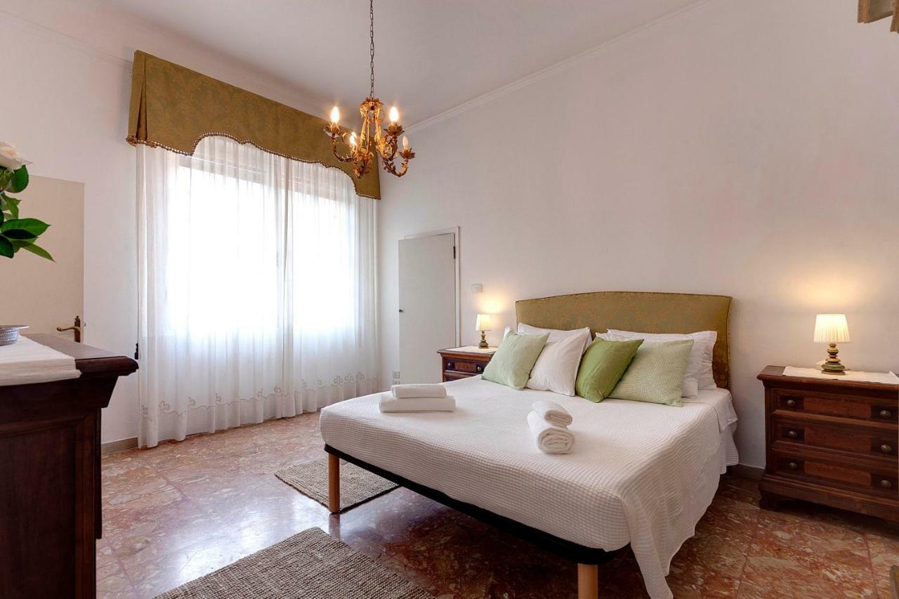 Historical Apartment Spectacular Arno View With Balcony From 12 Th Century. Florence Extérieur photo