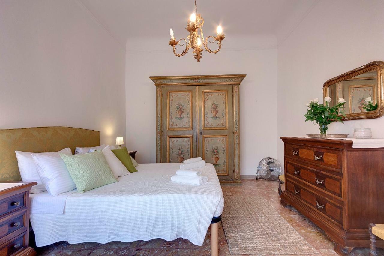 Historical Apartment Spectacular Arno View With Balcony From 12 Th Century. Florence Extérieur photo