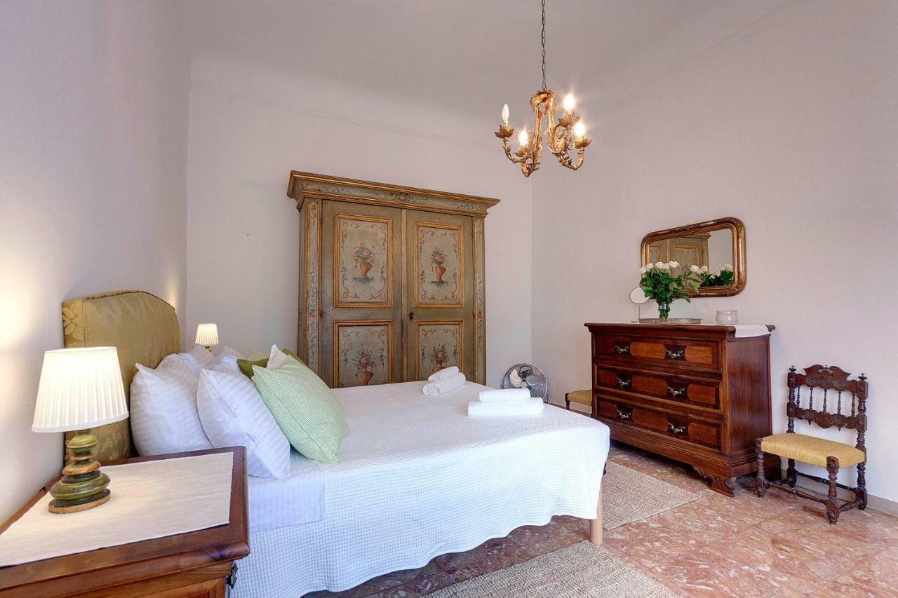 Historical Apartment Spectacular Arno View With Balcony From 12 Th Century. Florence Extérieur photo