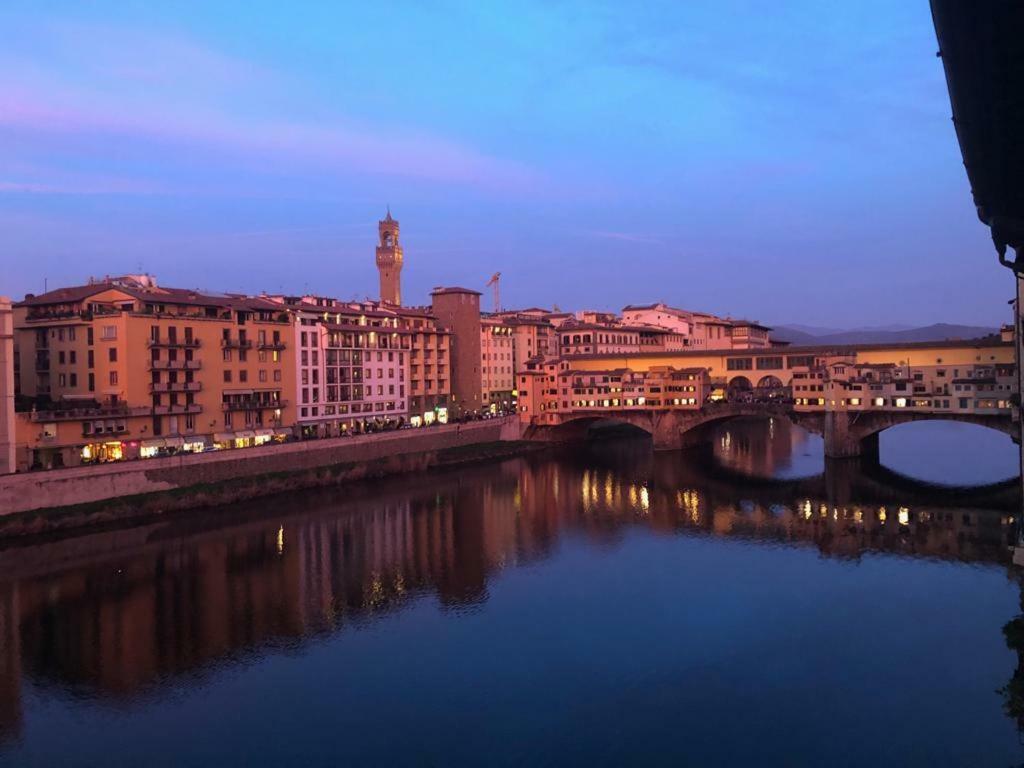 Historical Apartment Spectacular Arno View With Balcony From 12 Th Century. Florence Extérieur photo